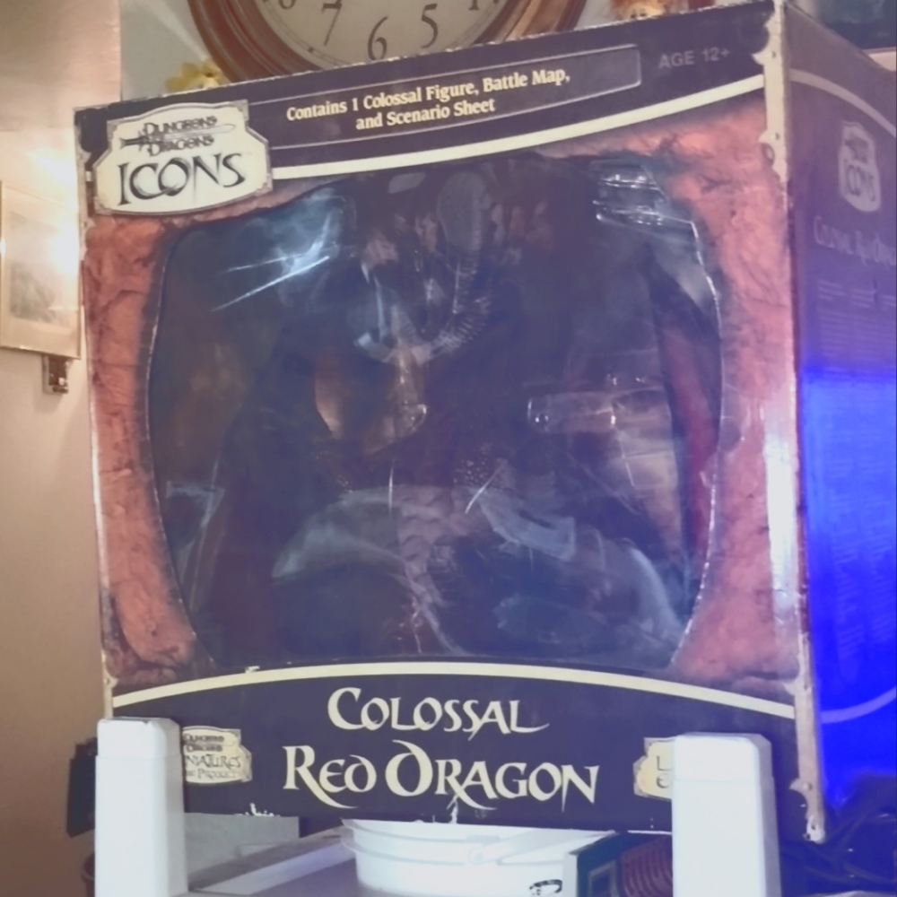 Colossal RedDragon Figure Wizards of the coast DnD. Exclusive onetime production